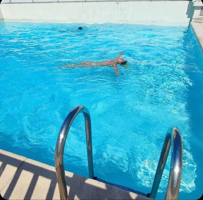Superbe Appartement 2 Chambres Terrasse 4 A 6 Couchages Piscine A Deux Pas Des Plages Et Du Centre Ville Cannes